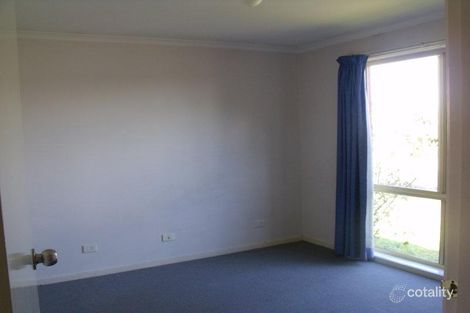 Property photo of 44 Bernborough Avenue Cranbourne West VIC 3977