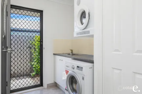 Property photo of 5 Yarrow Drive Lammermoor QLD 4703