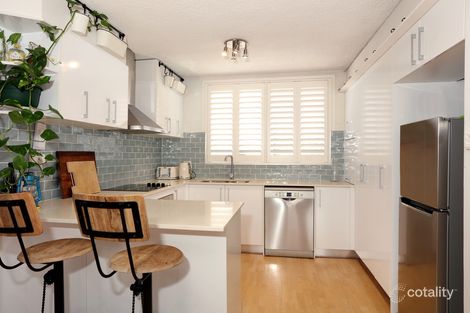 Property photo of 2/12 Second Avenue Broadbeach QLD 4218