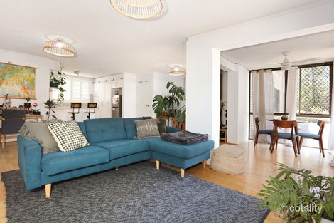 Property photo of 2/12 Second Avenue Broadbeach QLD 4218