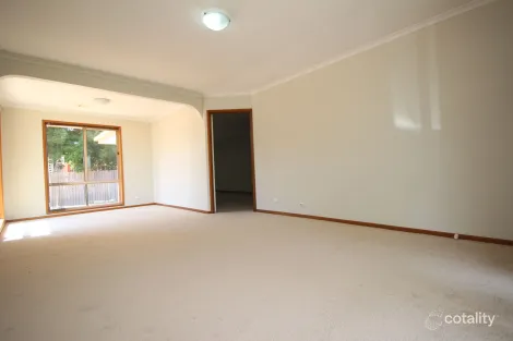 Property photo of 7 Paul Coe Crescent Ngunnawal ACT 2913