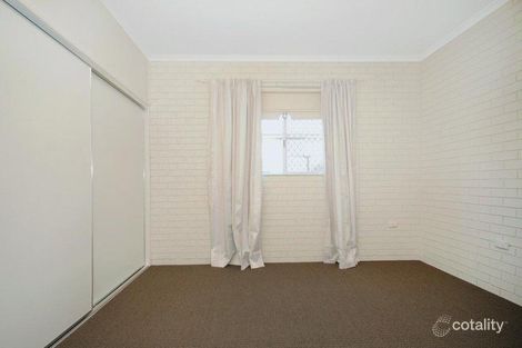 Property photo of 2 Curzon Street Mount Lofty QLD 4350