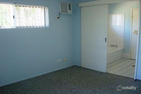 Property photo of 9 Jadana Close Mooroobool QLD 4870