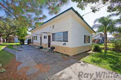 4 Manoa Rd, Budgewoi, NSW 2262