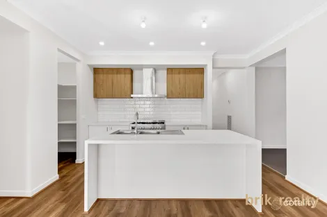 Property photo of 547 Cameron Street Donnybrook VIC 3064