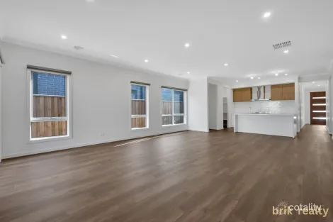 Property photo of 547 Cameron Street Donnybrook VIC 3064