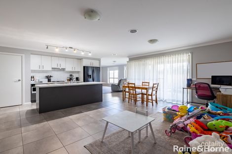 Property photo of 11A Amber Close Kelso NSW 2795