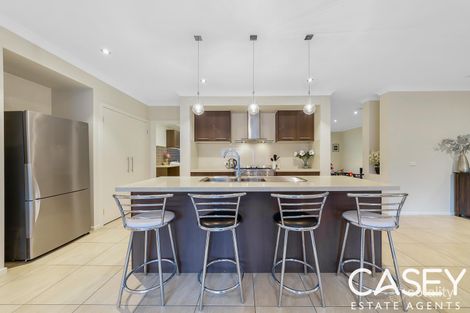 Property photo of 16 Perry Circuit Cranbourne North VIC 3977