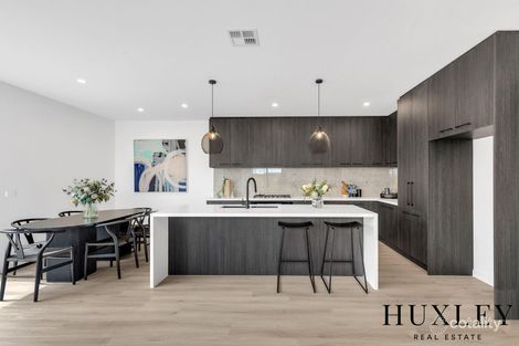 Property photo of 40 Malone Circuit Deanside VIC 3336