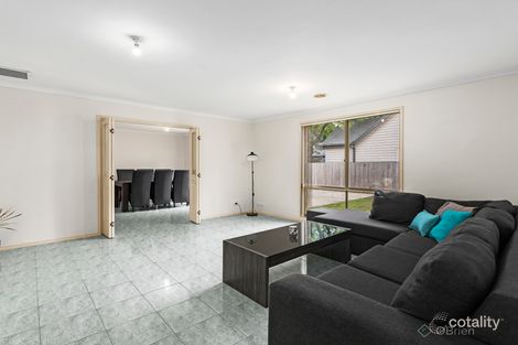 Property photo of 8 Grand Arch Way Berwick VIC 3806