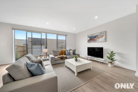 Property photo of 10 Marcela Walk Clyde North VIC 3978