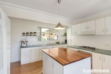 Property photo of 2 The Glen Berkeley Vale NSW 2261