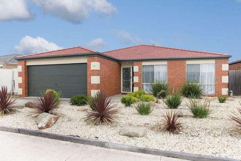 10 Rhine Dr, Roxburgh Park, VIC 3064