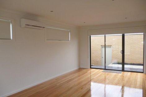 Property photo of 2/20 Ridge Road Oak Park VIC 3046