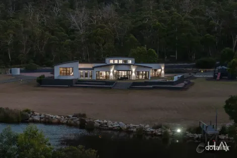 Property photo of 357 Harveys Farm Road Bicheno TAS 7215