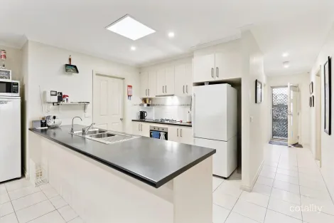 Property photo of 14 Split Rock Drive Brookfield VIC 3338