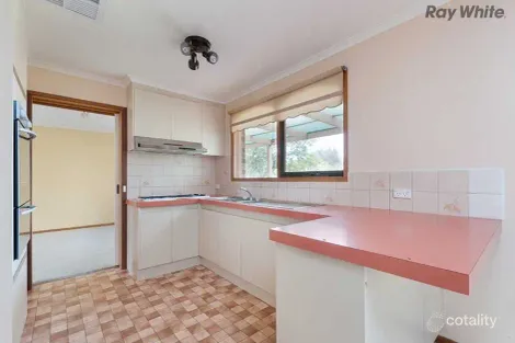 Property photo of 3 Farmer Court Melton West VIC 3337