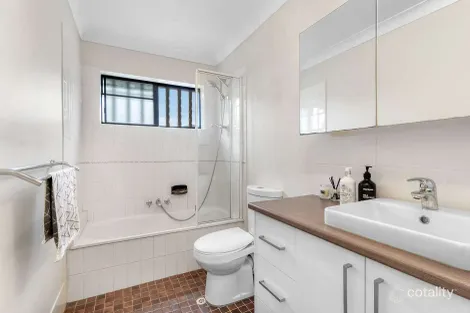 Property photo of 6/116 Clarence Road Indooroopilly QLD 4068