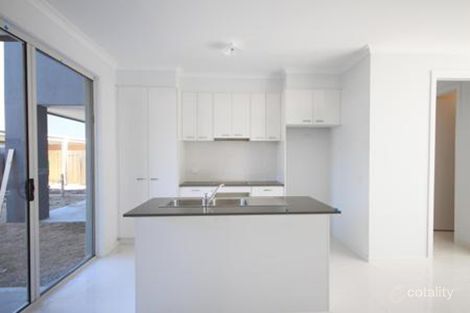 Property photo of 7 Pebblebeach Path Cranbourne VIC 3977