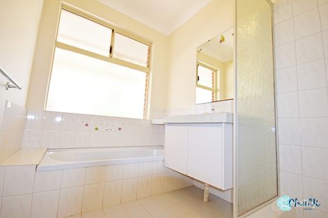 Property photo of 17 Grenadier Court Warnbro WA 6169
