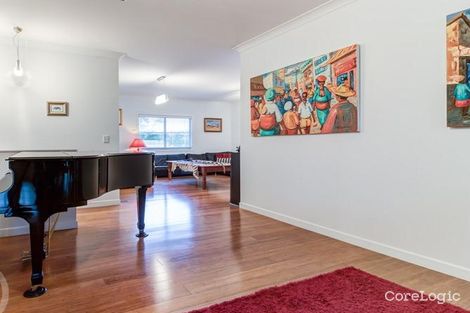 Property photo of 35 Kenmore Road Kenmore QLD 4069