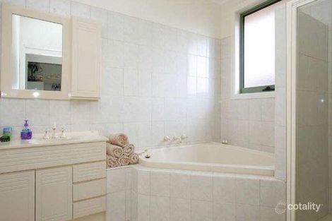 Property photo of 19 Hassett Crescent Keilor East VIC 3033