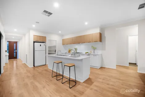 Property photo of 22 Tapioca Street Manor Lakes VIC 3024