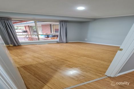Property photo of 25 Lawson Way Endeavour Hills VIC 3802