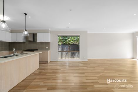 Property photo of 28 Darwin Way Pakenham VIC 3810
