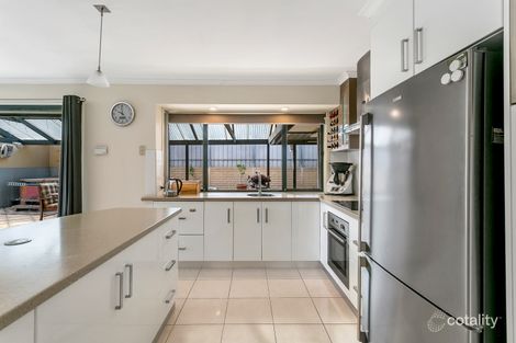 Property photo of 11 Perin Avenue Woodcroft SA 5162