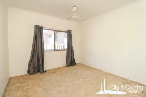 Property photo of 4 Holt Crescent Pioneer QLD 4825