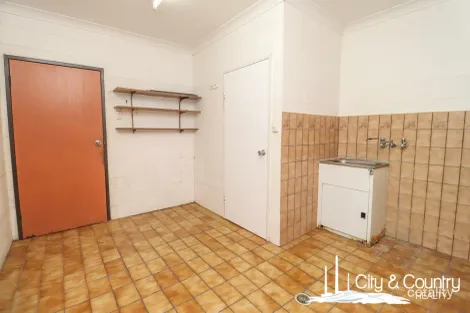 Property photo of 4 Holt Crescent Pioneer QLD 4825