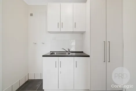 Property photo of 21 Menzies Avenue Kooringal NSW 2650