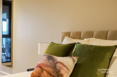 307/20 Queens Rd, Melbourne, VIC 3004