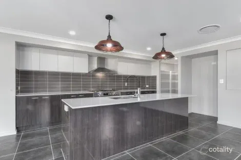 43 Keats St, Cannon Hill, QLD 4170