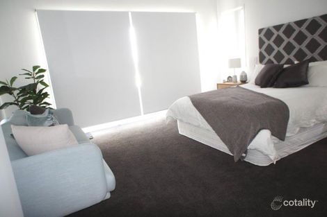 Property photo of 1899 Sunningdale Court Hope Island QLD 4212