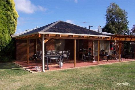 Property photo of 2 Eagle Court High Wycombe WA 6057