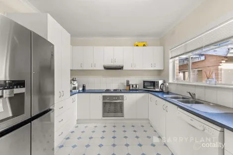 Property photo of 7 Seaview Crescent Mulgrave VIC 3170