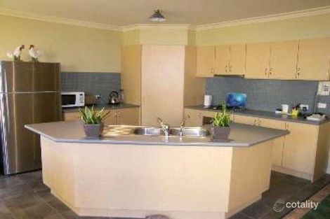 Property photo of 10 Devon Close Strathdale VIC 3550