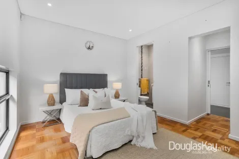 Property photo of 2/100 Suffolk Street Maidstone VIC 3012