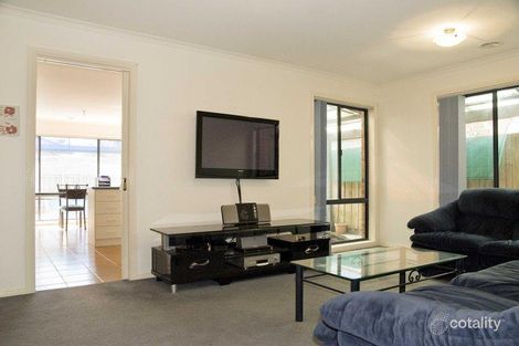 Property photo of 2/18 Elstar Drive Carrum Downs VIC 3201