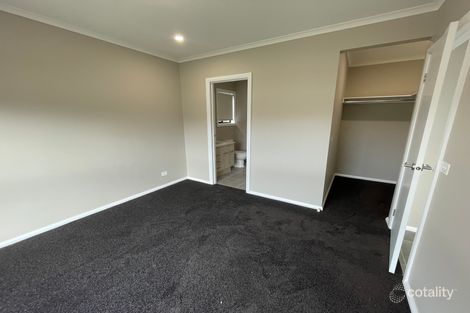 Property photo of 15 Echidna Drive Beveridge VIC 3753