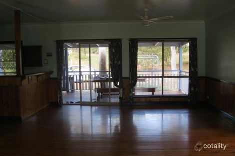 Property photo of 8 Kingfisher Court Regency Downs QLD 4341