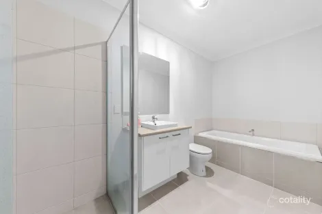 Property photo of 35 Tagore Walk Officer VIC 3809