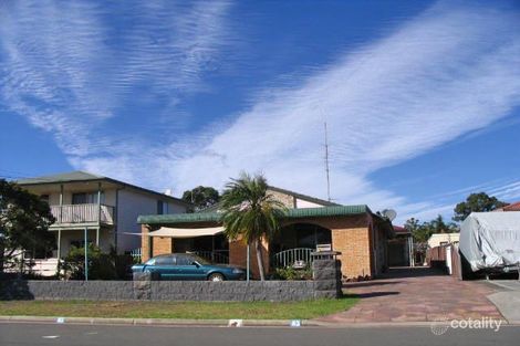 83 Deakin St, Oak Flats, NSW 2529