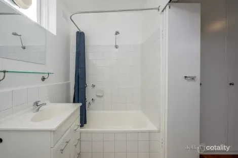 Property photo of 4/70 Edinburgh Street Flemington VIC 3031