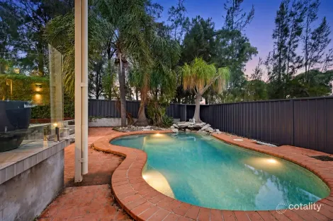 Property photo of 4 Ballard Place Doonside NSW 2767