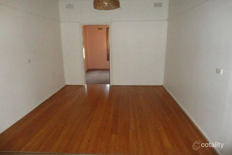 Property photo of 8 Spooner Avenue Mount Austin NSW 2650