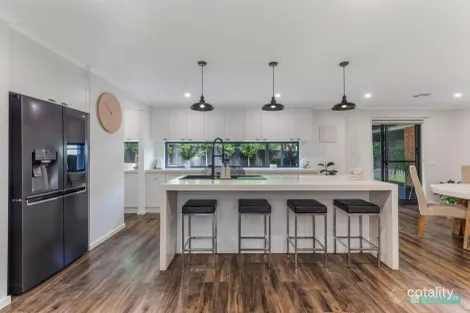 Property photo of 5 Nerang Court Kennington VIC 3550