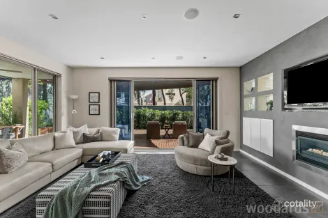 Property photo of 21 Waterside Place Maribyrnong VIC 3032